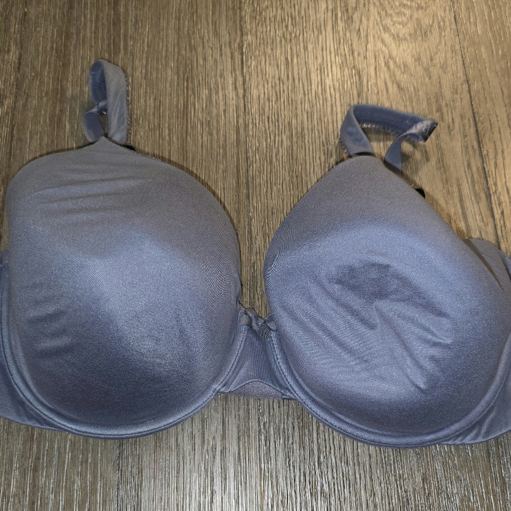 Victoria Secret Sz. 38 DDD Grey Lined Perfect Coverage Bra